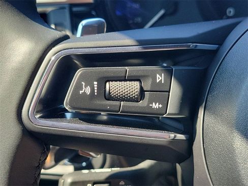 Used 2025 Porsche Macan image 21