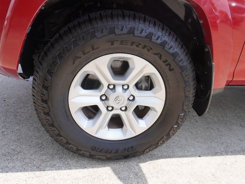 Used 2016 Toyota 4Runner SR5 Premium image 31