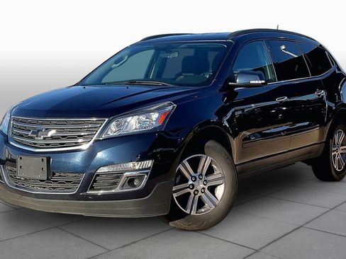Used 2017 Chevrolet Traverse LT FWD image 3