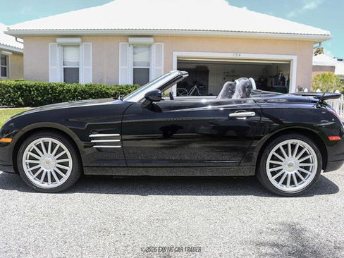 Used 2005 Chrysler Crossfire SRT-6 RWD image 3