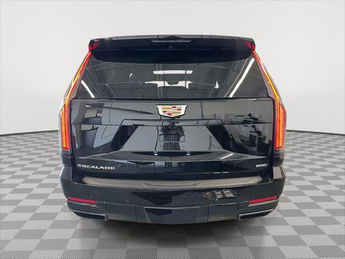 Used 2025 Cadillac Escalade ESV Sport image 4