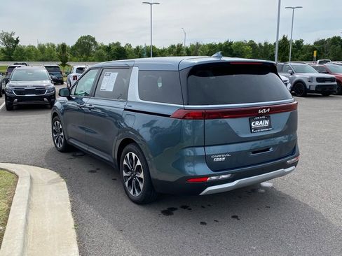 Used 2024 Kia Carnival EX FWD image 5