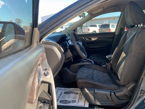 Used 2015 Nissan Rogue S image 21