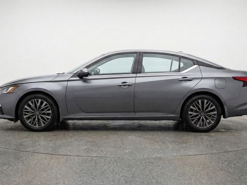 Used 2025 Nissan Altima 2.5 SV image 5