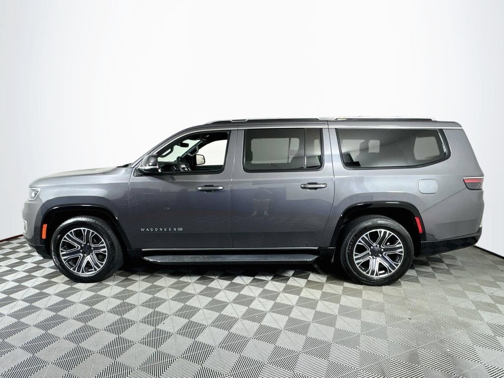 Used 2024 Jeep Wagoneer L Series II w/ Flexible Seating Group AWD/4WD image 4