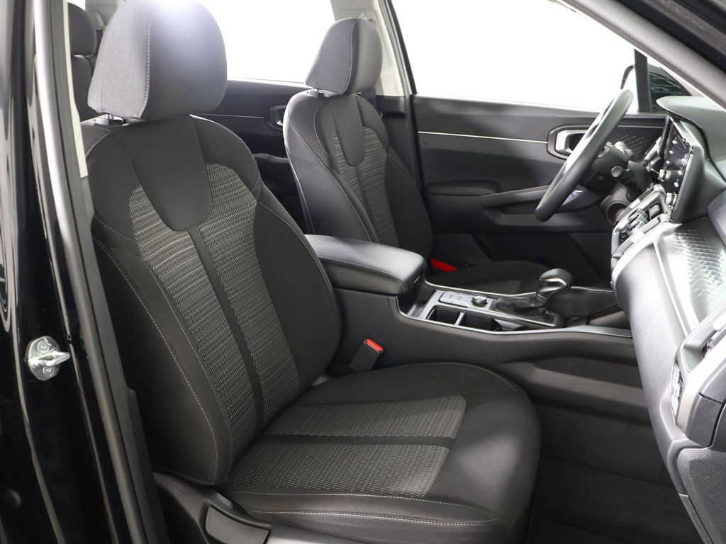 Used 2023 Kia Sorento LX FWD image 29