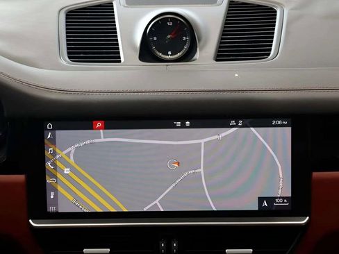 Used 2019 Porsche Cayenne image 9