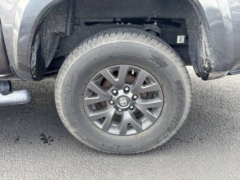 Used 2020 Toyota Tacoma SR5 RWD image 7
