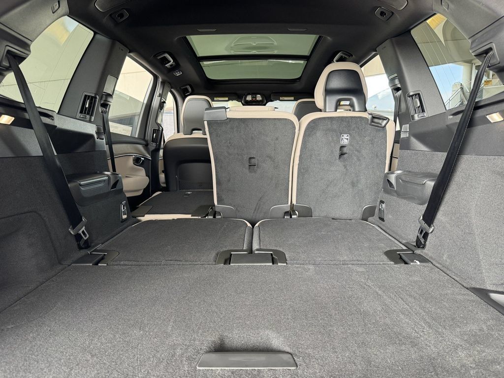 New 2026 Volvo XC90 T8 Plus AWD/4WD image 33
