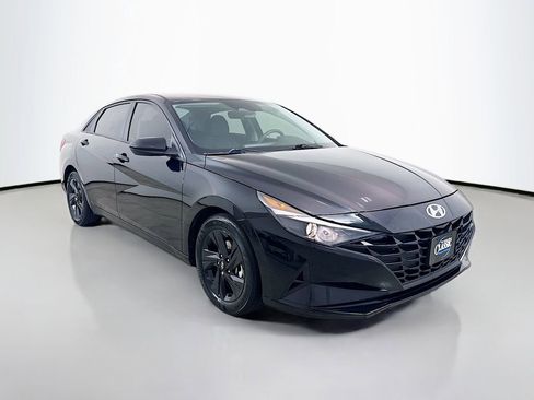 Used 2022 Hyundai Elantra SEL w/ Preferred Accessory Package image 1