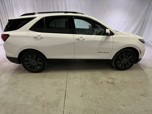 Used 2022 Chevrolet Equinox RS w/ RS Leather Package image 11