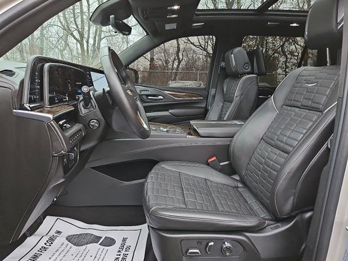 Certified 2024 Cadillac Escalade Sport Platinum w/ LPO, ONYX Package image 14