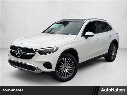 Used 2025 Mercedes-Benz GLC 300 image 1