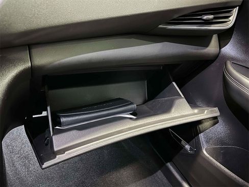 Used 2022 Buick Envision Avenir w/ Technology Package II image 35