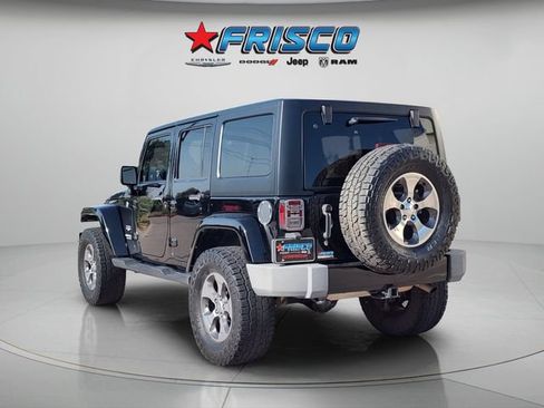 Used 2017 Jeep Wrangler Unlimited Sahara w/ Connectivity Group AWD/4WD image 4