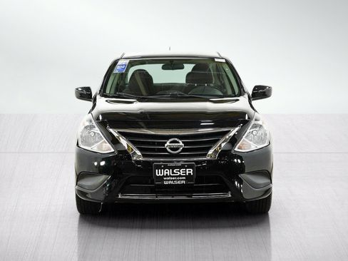 Used 2018 Nissan Versa SV FWD image 8