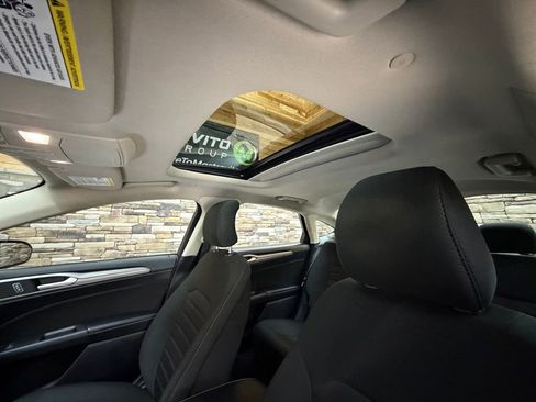 Used 2019 Ford Fusion SE image 21