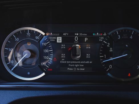 Used 2023 Land Rover Range Rover Velar R-Dynamic S image 16