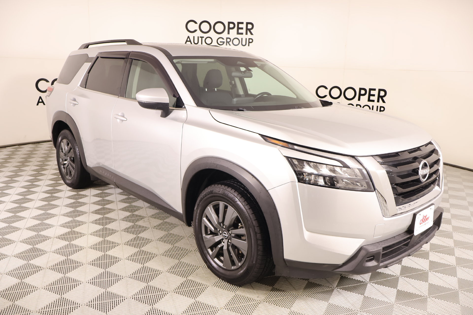 Used 2024 Nissan Pathfinder SV FWD 360° Tour