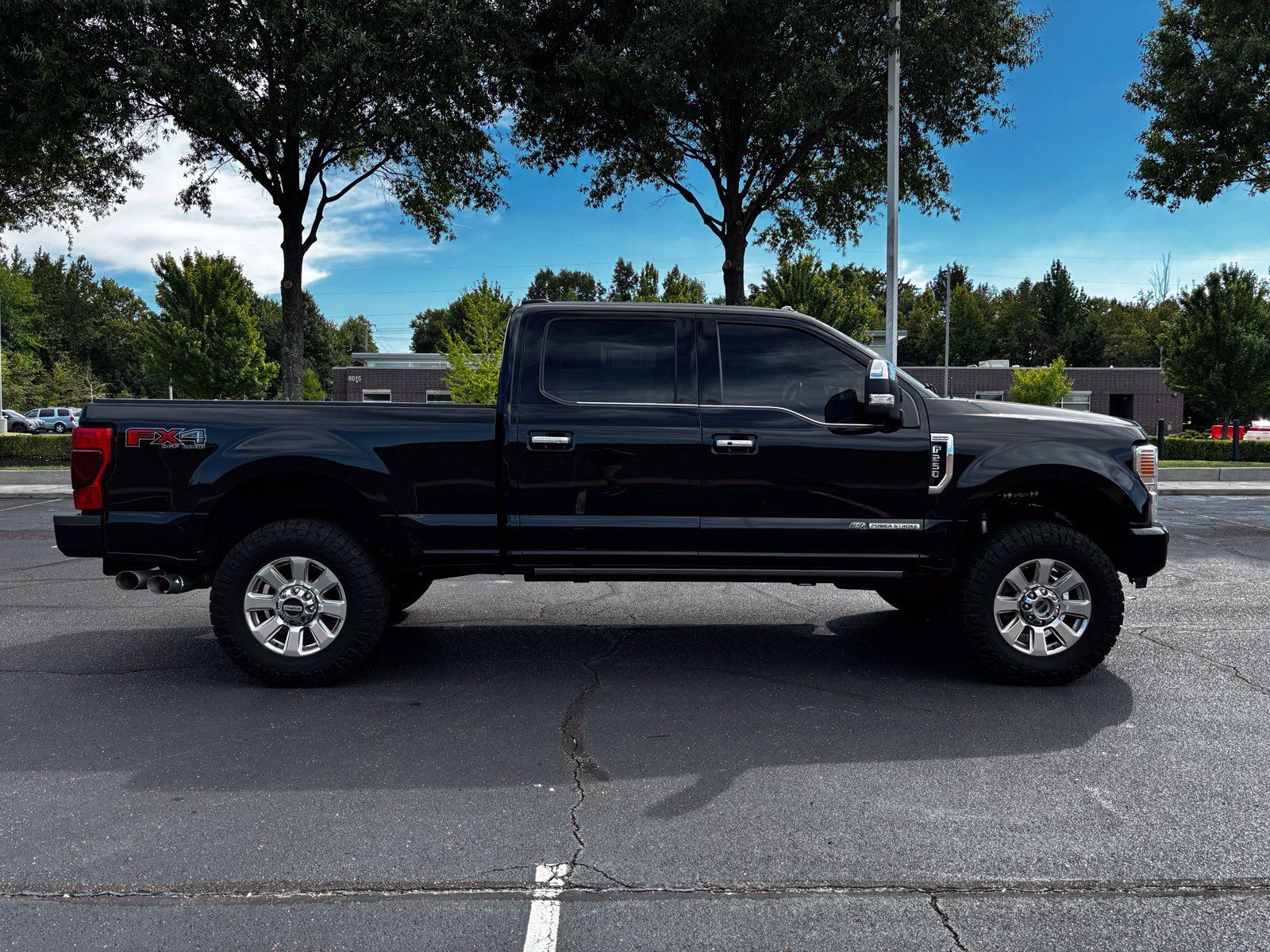Used 2022 Ford F250 Platinum AWD/4WD image 4