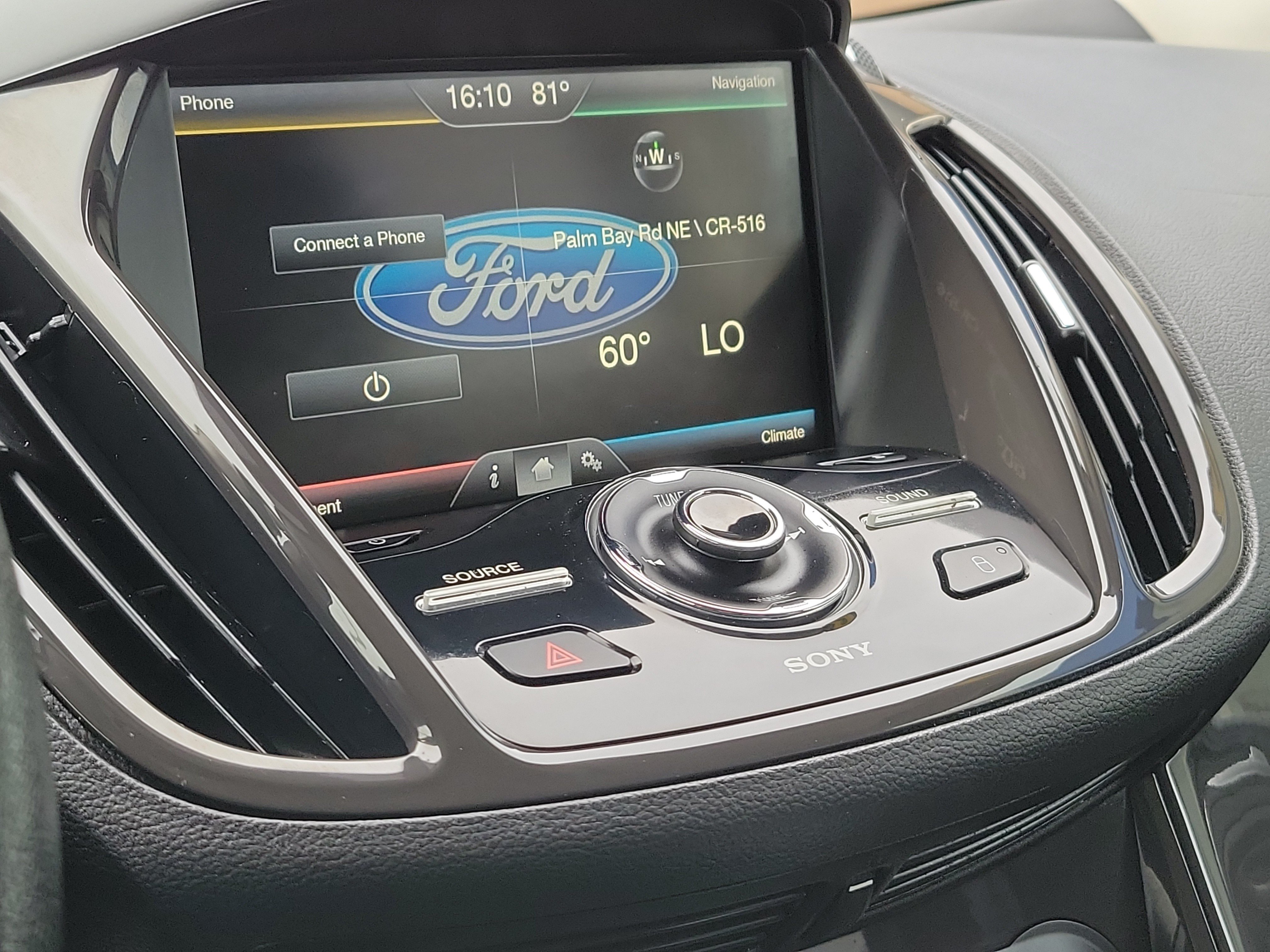 Used 2015 Ford Escape Titanium w/ Equipment Group 301A AWD/4WD image 28