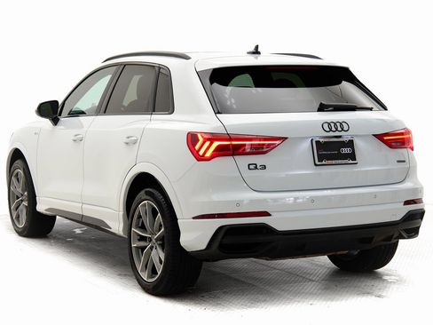 Certified 2025 Audi Q3 2.0T Premium image 29