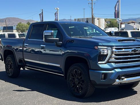 New 2026 Chevrolet Silverado 2500 High Country w/ High Country Premium Package AWD/4WD image 3
