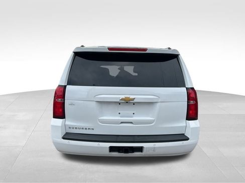 Used 2019 Chevrolet Suburban LT image 4