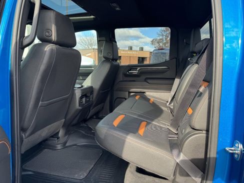 Used 2022 GMC Sierra 1500 AT4 w/ AT4 Premium Package image 10