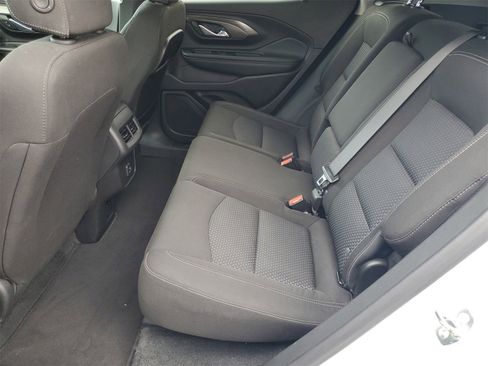 Used 2024 GMC Terrain SLE w/ Driver Convenience Package image 21