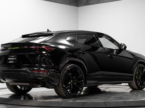 Used 2022 Lamborghini Urus image 14