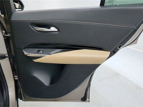 Certified 2024 Cadillac XT4 Luxury w/ Cold Weather Package image 21