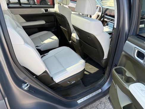 Used 2025 Hyundai Santa Fe Calligraphy AWD/4WD image 30
