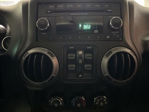 Used 2018 Jeep Wrangler Unlimited Sport S image 10