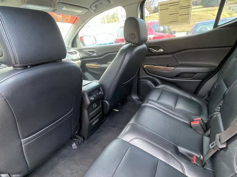 Used 2019 GMC Acadia SLE image 18