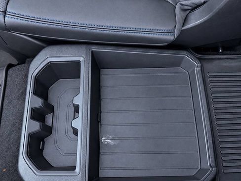 Used 2025 Toyota Sequoia Platinum AWD/4WD image 21