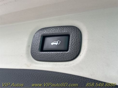 Used 2018 Nissan Rogue SV w/ Premium Package image 37