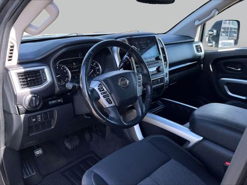 Used 2021 Nissan Titan SV w/ SV Convenience Package AWD/4WD image 17