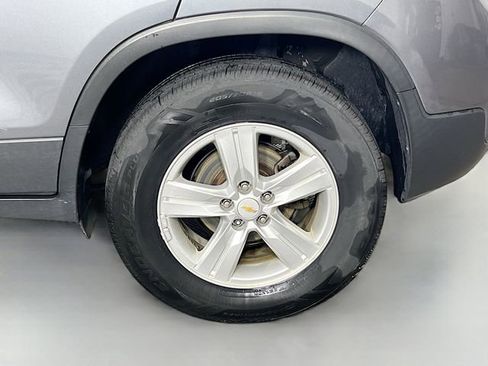 Used 2019 Chevrolet Trax LT w/ LT Convenience Package AWD/4WD image 10
