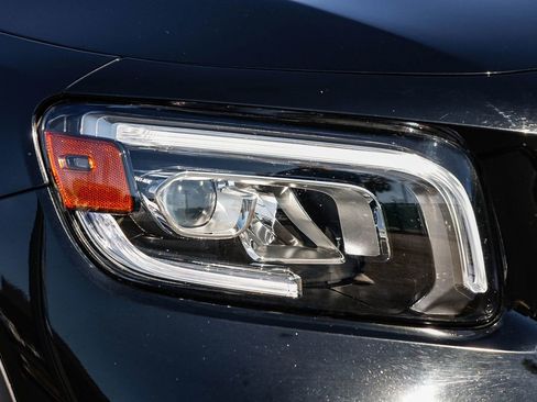 Used 2021 Mercedes-Benz GLB 250 image 7