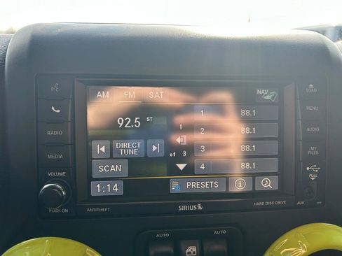 Used 2016 Jeep Wrangler Unlimited Rubicon w/ Connectivity Group image 22