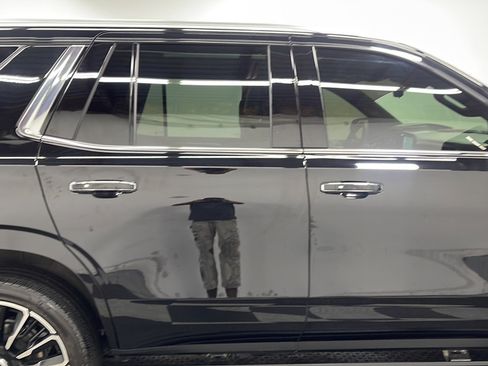 Used 2025 Chevrolet Tahoe High Country AWD/4WD image 22