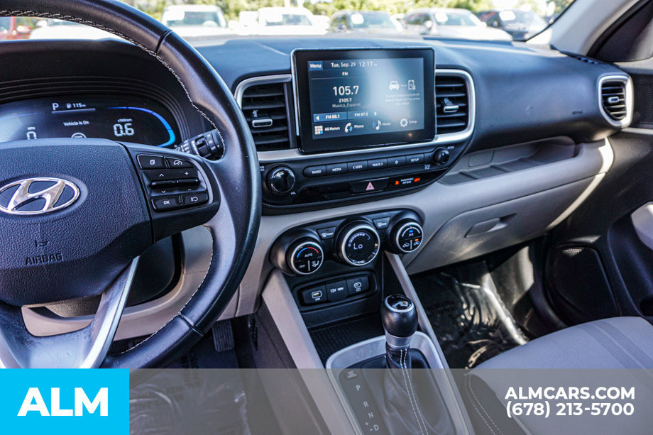 Used 2025 Hyundai Venue SEL FWD image 31