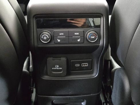 Certified 2023 GMC Acadia Denali w/ Denali Ultimate Package AWD/4WD image 19