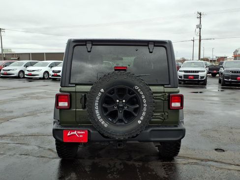 Used 2022 Jeep Wrangler Willys image 5