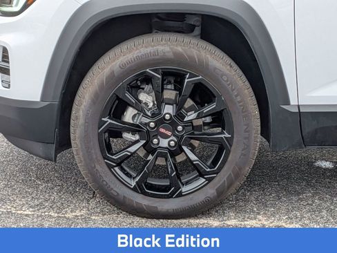 Used 2026 GMC Terrain Elevation w/ Elevation Premium Package FWD image 12