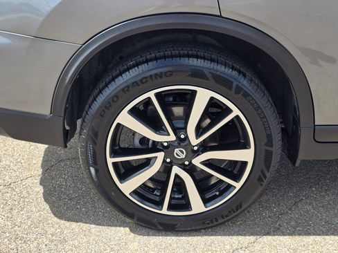 Used 2019 Nissan Rogue SL AWD/4WD image 29
