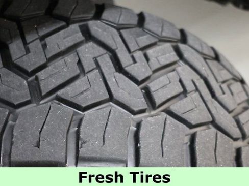 Used 2022 GMC Sierra 1500 AT4 w/ AT4 Preferred Package image 7