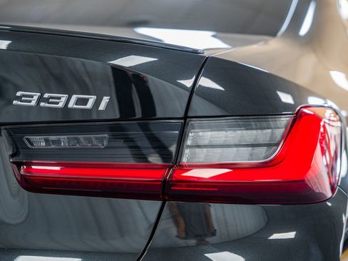 Used 2023 BMW 330i xDrive Sedan w/ M Sport Package image 17