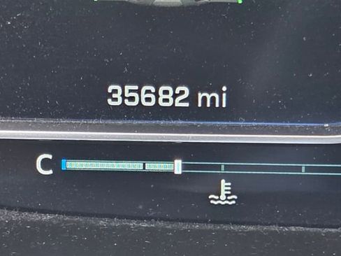 Used 2023 Chevrolet Suburban RST image 35